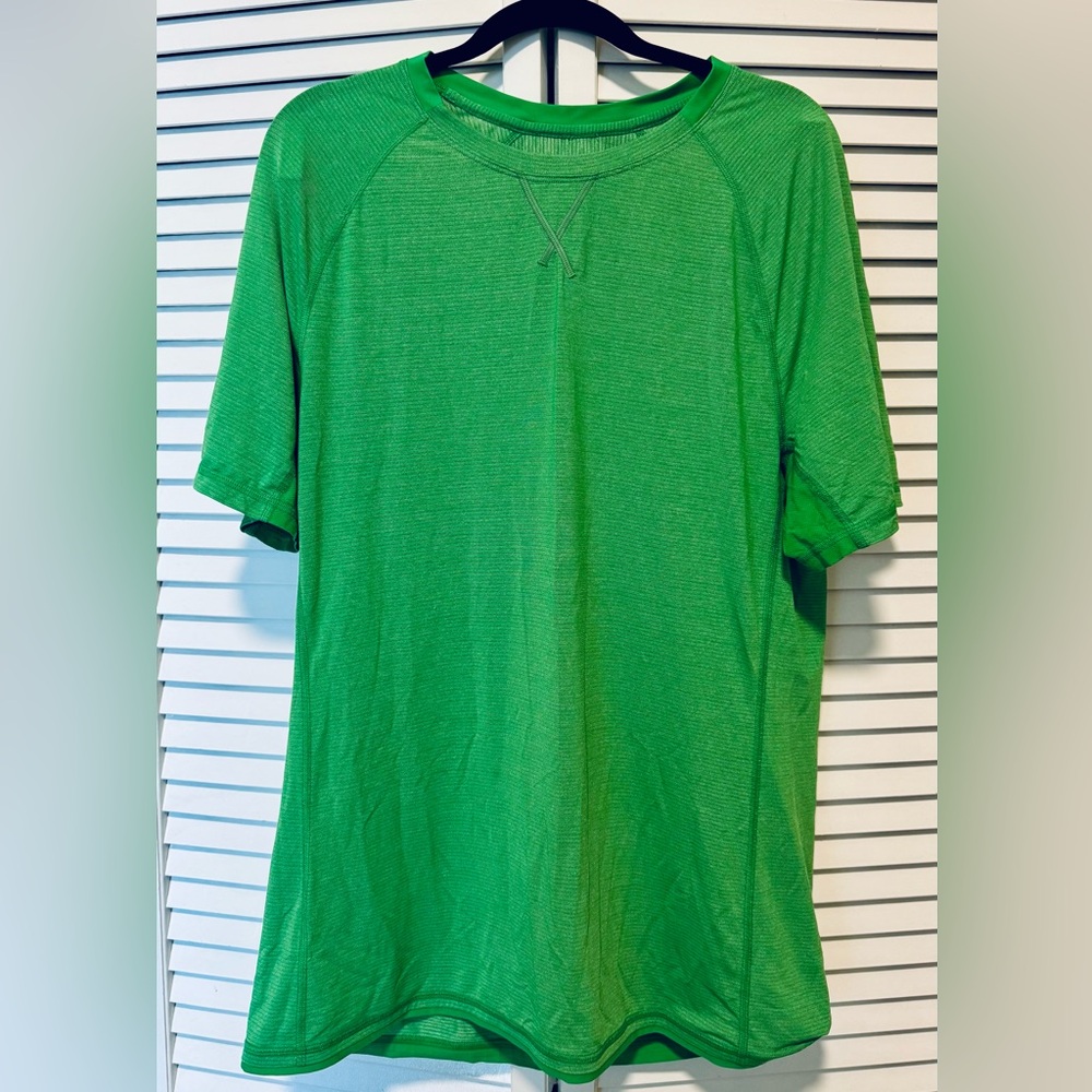Lululemon Lightweight Metal Vent Tech Shirt Size Large